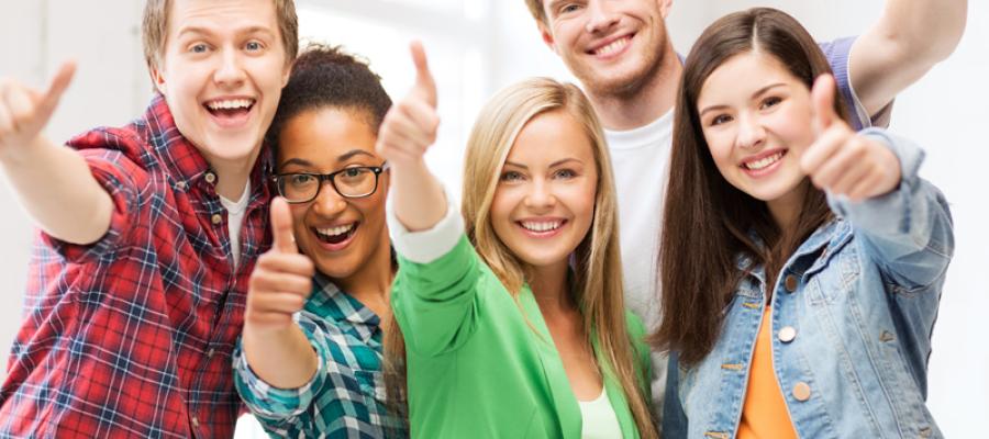 Students with thumbs up-ph
